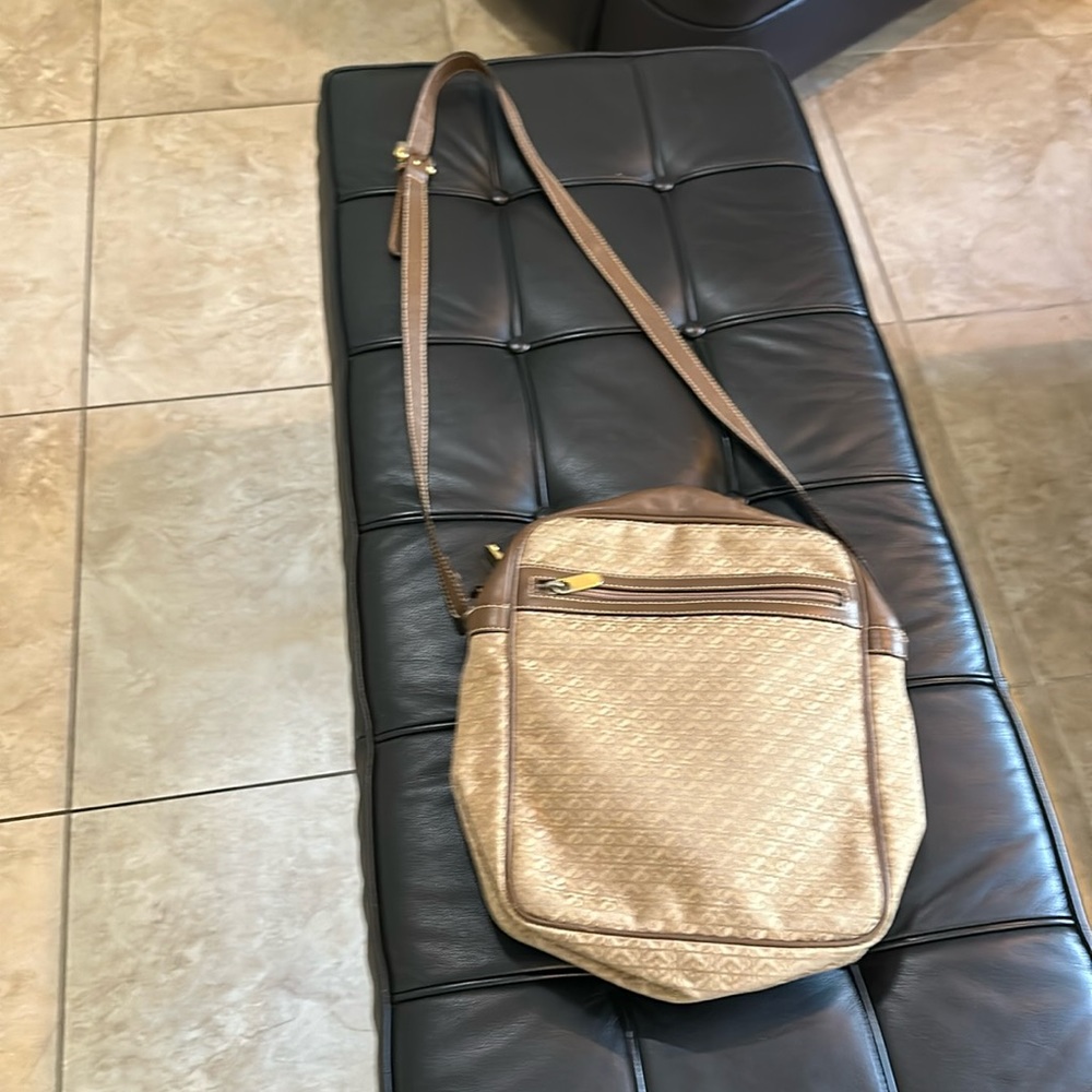 Man messanger bag